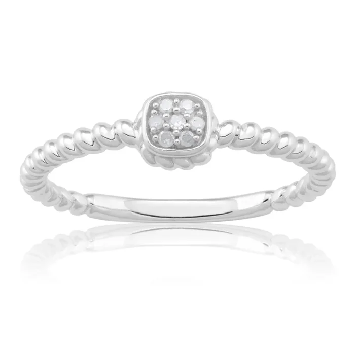 Sterling Silver 0.03 Carat Diamond Ring with 7 Brilliant Cut Diamonds