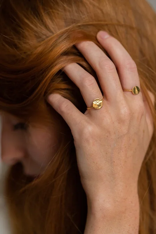 The Imperfect Ring, Small Model
