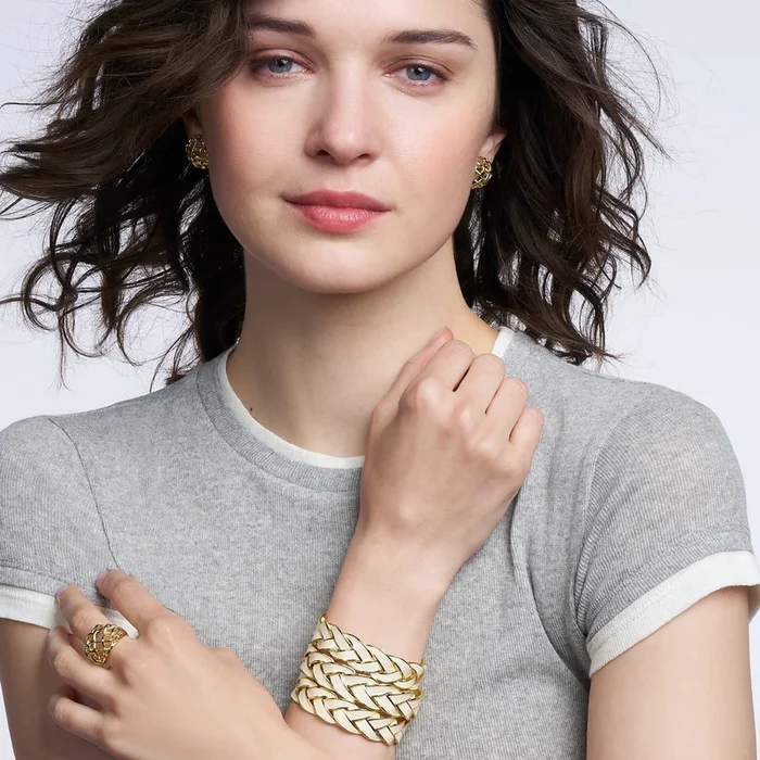 Venus Bangle – Sand White