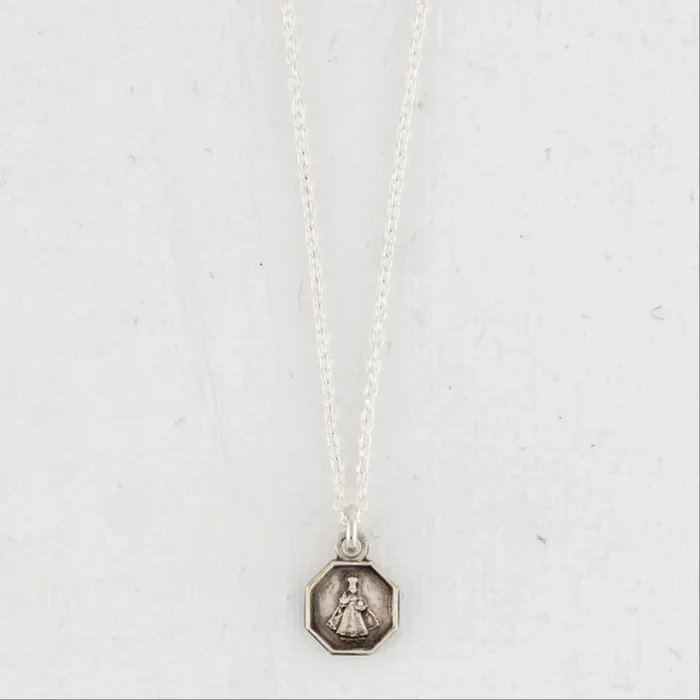 Vintage Medal Infant of Prague v147