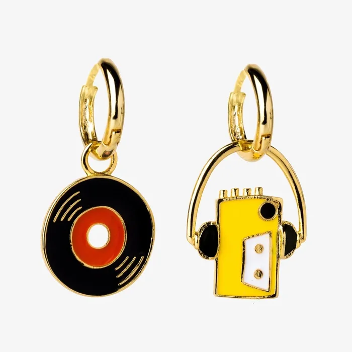 Walkman & 7″ Hoop Earrings