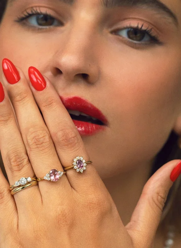 Yoki diamant rhodoliet entourage ring 14k goud